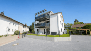 Zum Verkauf: exklusive Erdgeschosswohnung mit großer Terrasse und Garten