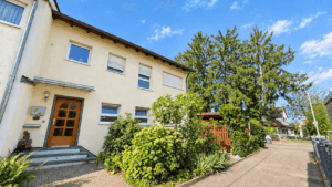Zum Verkauf: Attraktives Einfamilienhaus in begehrter Lage von Freiburg-Betzenhausen