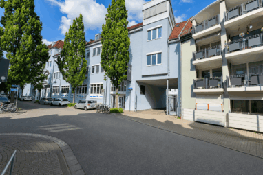 Zum Verkauf: vermietete 2 Zimmer-Dachgeschoss-Wohnung in begehrter Lage von Freiburg
